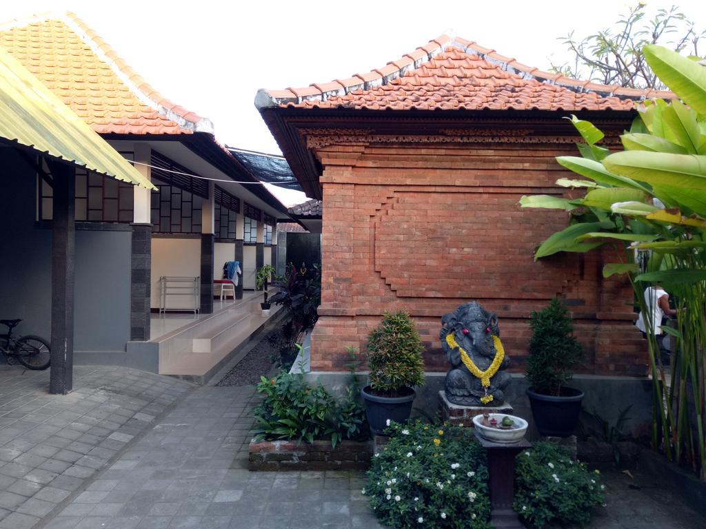Buyan Homestay Sanur Exteriör bild